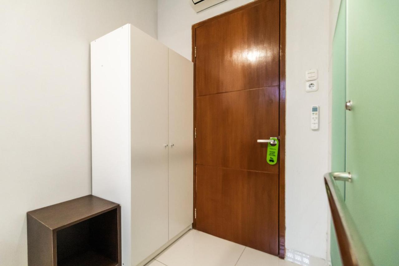 Urbanview Hotel Casa Kota Mangga Besar Jakarta Exterior photo
